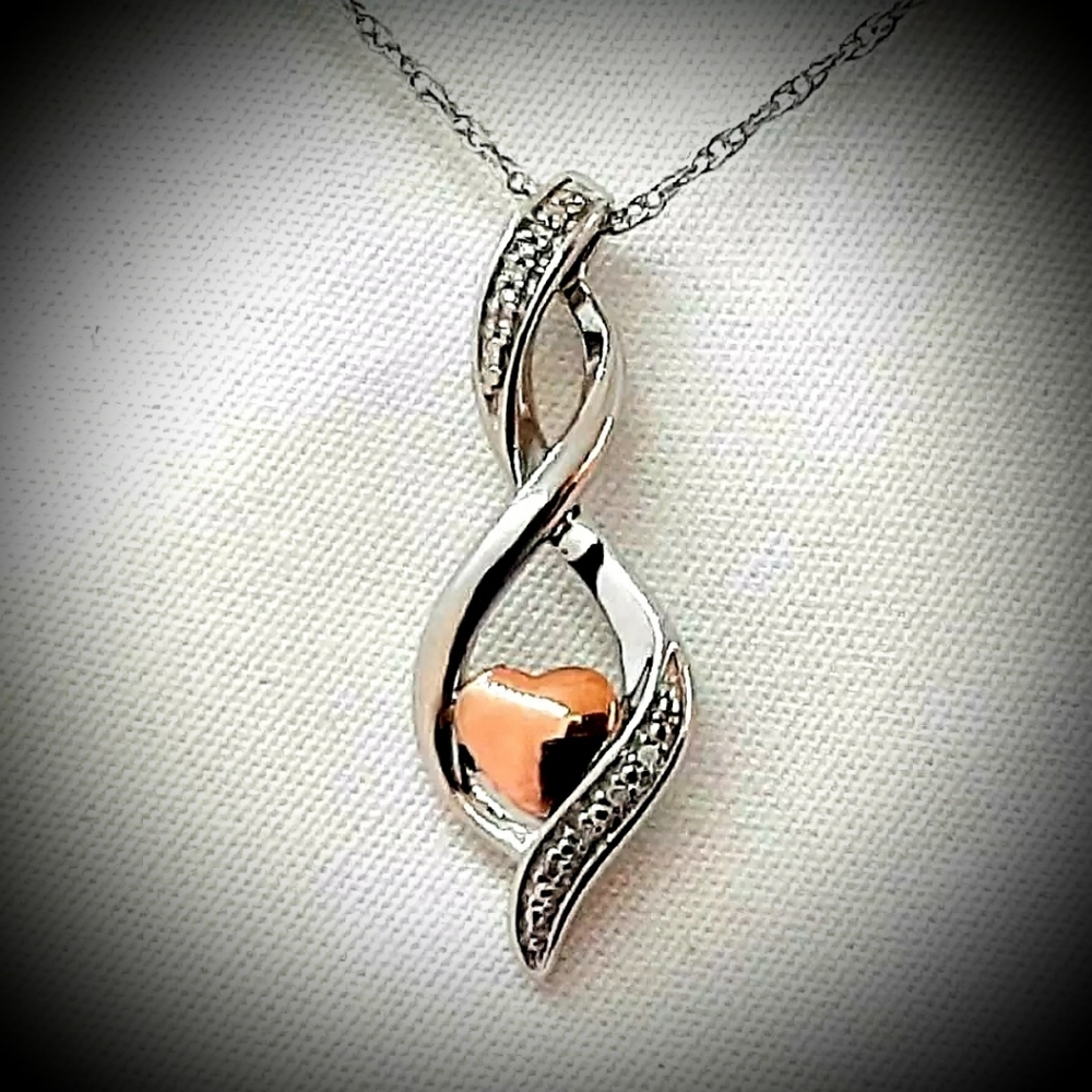New Amazing Genuine .25ctw Diamond Pendant!